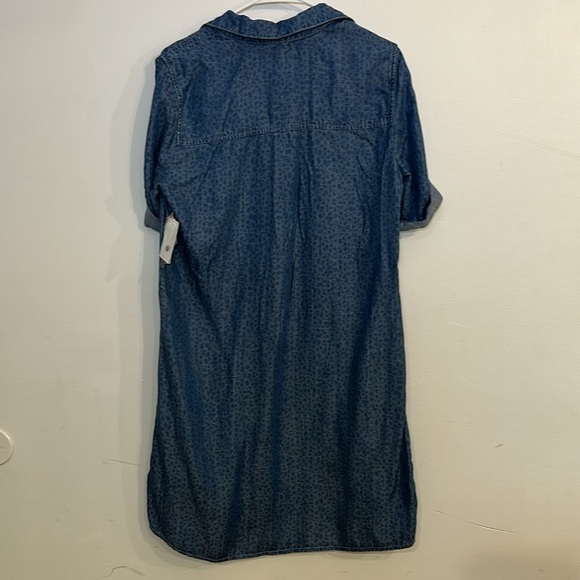 NWT Chelsea & Theodore Shirt Dress Animal PrintV Neck Blue Size Medium - Picture 2 of 10